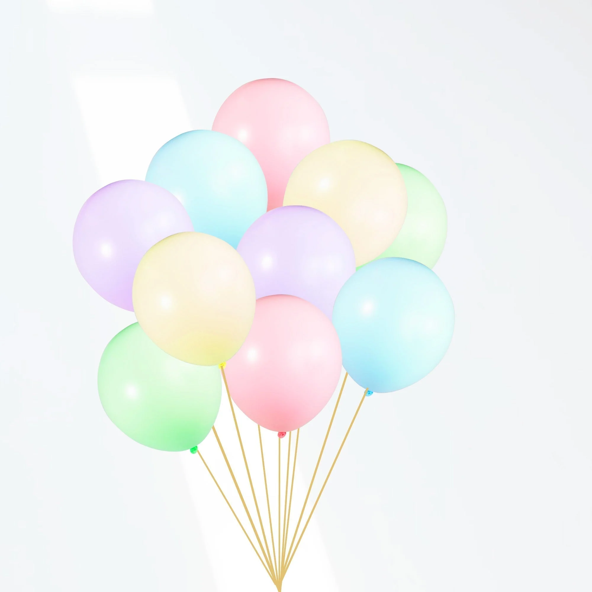 Ellie's Party Supply Chick Balloon Bouquet - Image 3