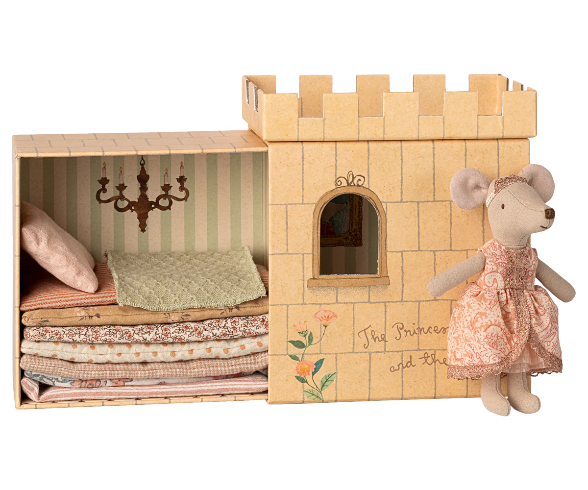 Maileg Princess and the pea, Big sister mouse